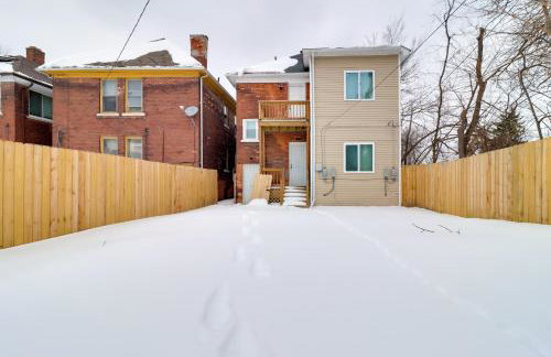 Modern Updates and Great Location! Detroit Duplex - Foto 23