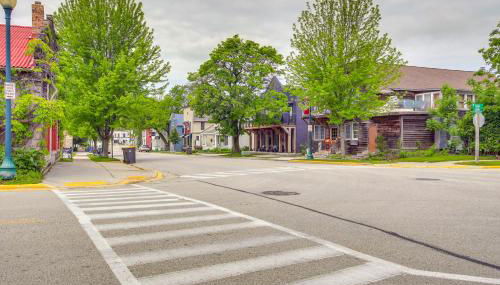 Cozy Elkhart Lake Apartment Walk to Town and Dining - Foto 3