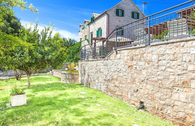 Villa in Sumartin Near Beach & Private Pool - Photo 20