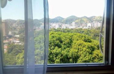 Quarto com ar condicionado em apt compartilhado e estacionamento grátis - Foto 17