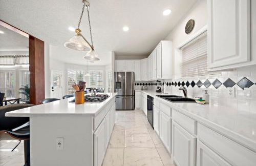 Houston Lake Retreat Pool Lake Front Spa - Foto 6