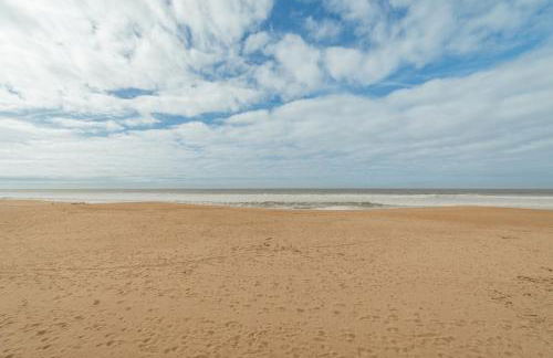 Espinho Seawalk AND Seaview by Vacationy - Photo 1