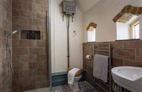 Luxury Boutique Barn Hideaway Near Bourton with Hot Tub - Foto 21