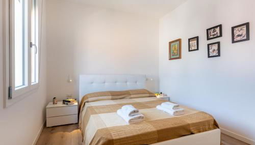 Chic Parma Flat Near City Center - Foto 5