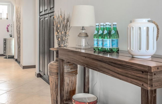 Elegant Oceanview Condo with Spacious Open-Concept Floor Plan and Inviting Beach Design - Foto 7