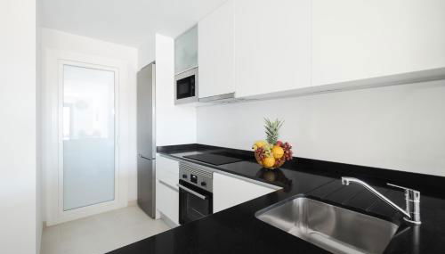 Apartament Flamenca Village - Foto 3, stove, minibar