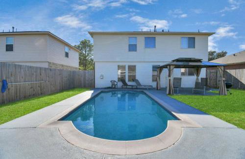 Tranquil 4-BR Oasis With Pool & Backyard Bliss! - Foto 14
