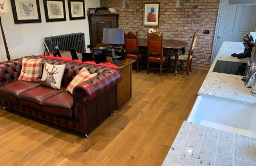 Luxury Boutique Country Cottage With Hot Tub - Photo 6