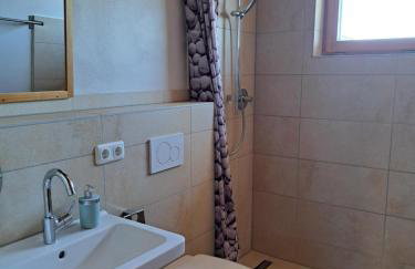 FeWo "AlpakaZeit" im ökologischen Holzhaus mit traumhafter Aussicht und Alpakas - Foto 2