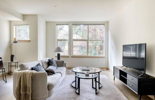 Wallingford 1br w pets wd nr shops bars SEA-565 - Photo 3