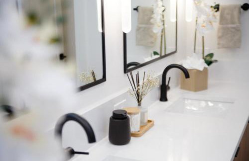 Luxury Getaway Near AT&T Stadium - 4BR Entire House-Hot Tub & Arcade - Foto 21