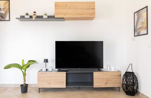 Long Green House - Photo 22