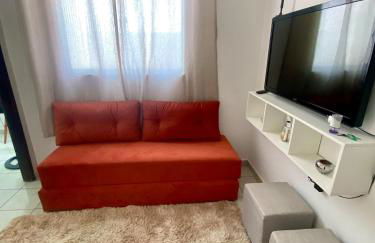 APT-10 Completo Com Ar-Condicionado Garagem Predio Central Perto de tudo - Foto 14