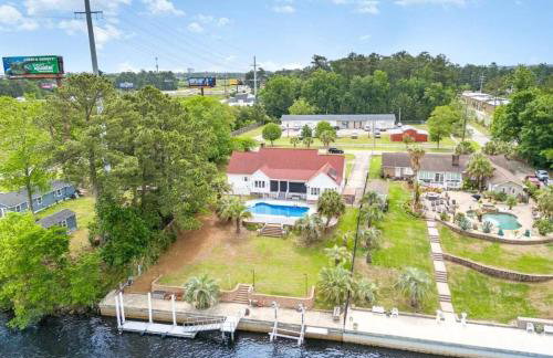 Paradise on Ocean Waterway Huge 5000 sq ft w Private Pool, Boat Dock, Grand Piano, Game Tables, BBQ, 1 acre Yard, Crib, Sleeps 34 - Foto 14