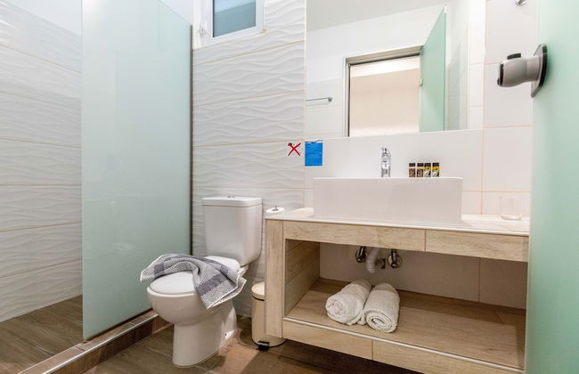 Stay Helios - Aparts & Pool Suites - Photo 49