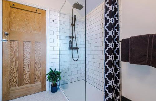 The Mayoress - Durham - Photo 5