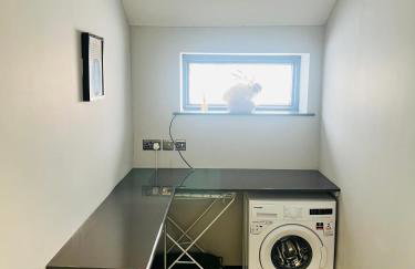 The Tower Suite - Town Centre, Spacious, 2 Bed, Sleeps 4 - Foto 29