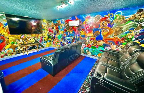 The Marvel Mansion 5BR Pool Home Near Disney World - Foto 13