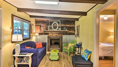 Rustic Hideaway with Fire Pit Less Than 1 Mi to River! - Foto 2