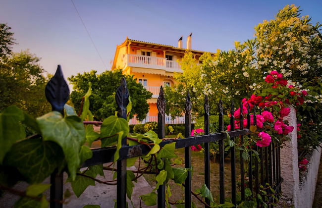 Yria ntn Studios - Photo 19