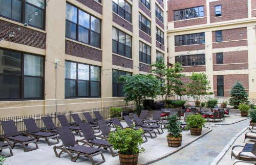 Sleeps 4! 2BR, Gym, Paid Parking, Close to Major Attractions - Foto 12