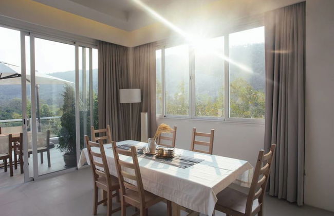 The Peak Residence - Photo 7