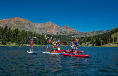 Two Bedroom Condo with a Balcony in Mountaineer Square condo - Foto 28