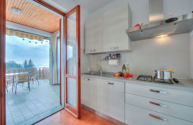 La Perla Bianca Lake View - Photo 8