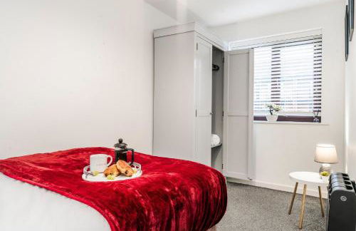 Great Location 2 Bedroom House in Nottingham, Private Garden, Fast Wi-Fi and Free Parking - Photo 24