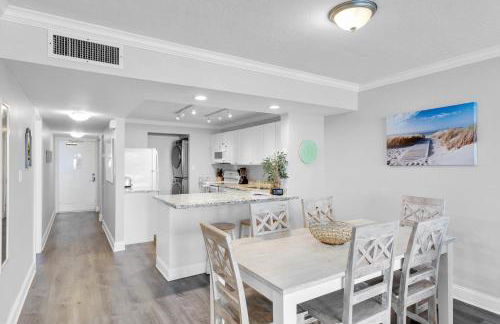 Aruba - Downtown Waterfront 2x2 Dock & Pool Pet-Friendly - Photo 11