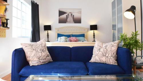 Light-Filled Apt Steps to Beach Convention Center - Foto 3