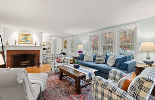 Game Room Central AC 4 mins to Craigville Beach - Photo 8