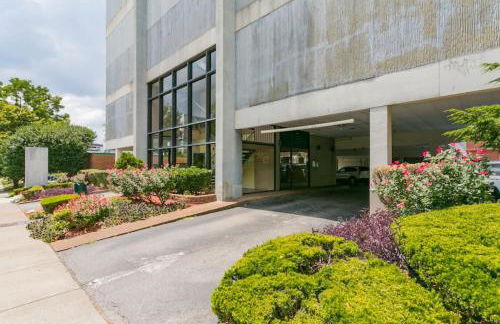 Music City Holiday, on Music Row, has POOL & Free Parking - Foto 49