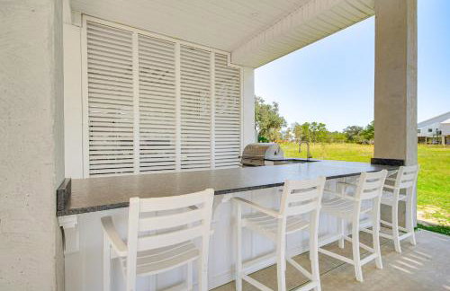 Walk to Beach Oceanfront Home with Outdoor Kitchen - Foto 29