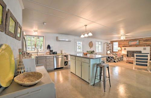 Kentucky Lake Cabin with Private Dock and Fire Pit - Foto 8