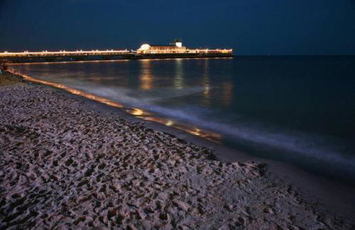 PRINCES COURT by BOURNECOAST- Holiday Apartment with Patio Garden, Parking and WIFI - FM8455 - Foto 53