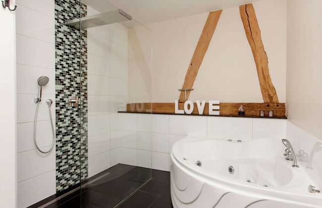 Stunning Holiday Home Near Forest in Slenaken - Photo 51