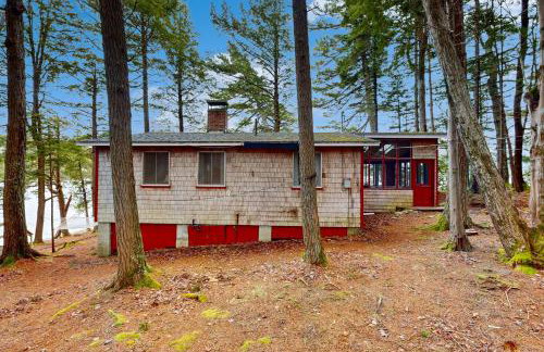Peaceful 2BR Lakefront Cabin w/ New Dock - Foto 25