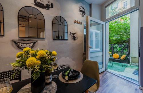 Cozy Retro Chic with Patio and Self Check-in - Foto 7