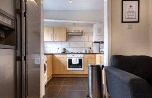 Vibrant Artist Hideaway by Centre Parking - Foto 9