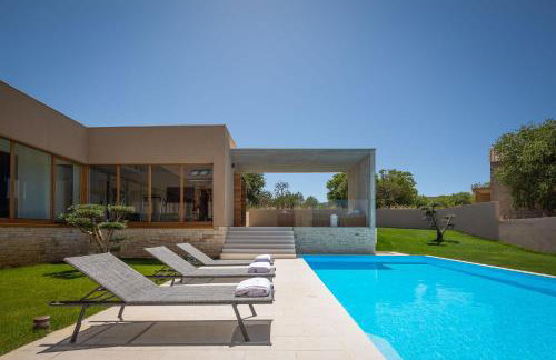 Luxury Villa Silence with Heated Pool - Photo 23