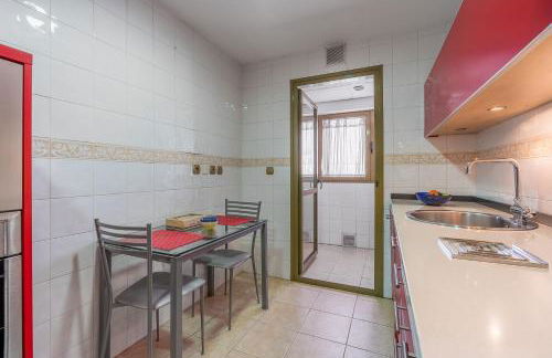 Central, Spacious Parking - Foto 6