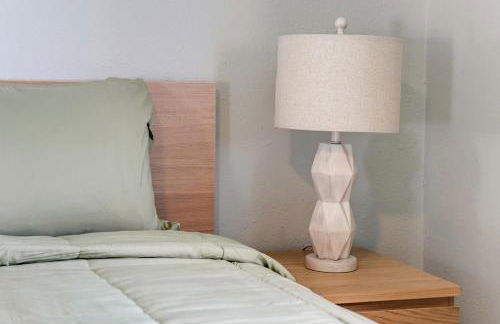 Luxe by Jenn - 3BR Retreat with Heated Pool - Photo 14