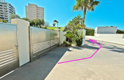 On Beach Deluxe Apartment with Pools and own Garden - Foto 3