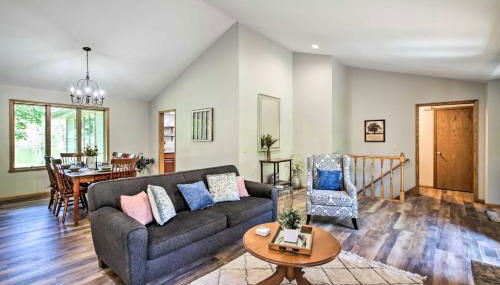 Family Home with Deck, Yard, Dock on Rock River - Foto 5