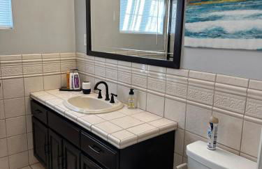 Tranquil Poolside Oasis with BBQ and Serene Ambiance - Foto 11