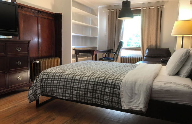 West Broadway guesthouse - Photo 6