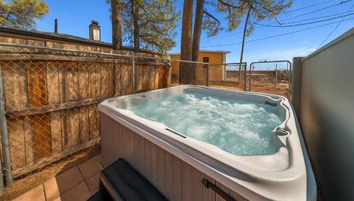 NEW I Mountain Views I Hot Tub I Lawn Games I Patio I BBQ - Foto 5