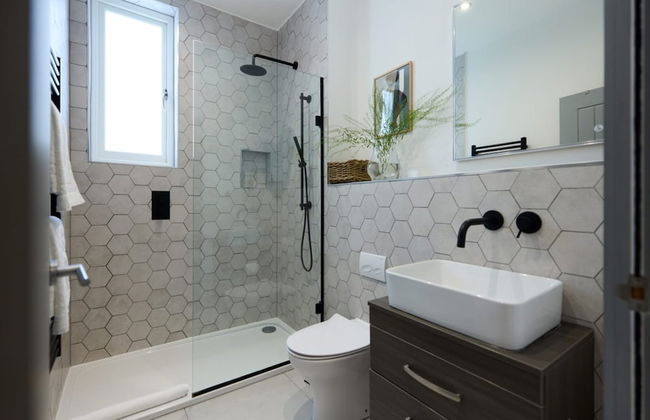 The Putney Hideaway - Modern and Elegant 3bdr Flat With Patio - Photo 26