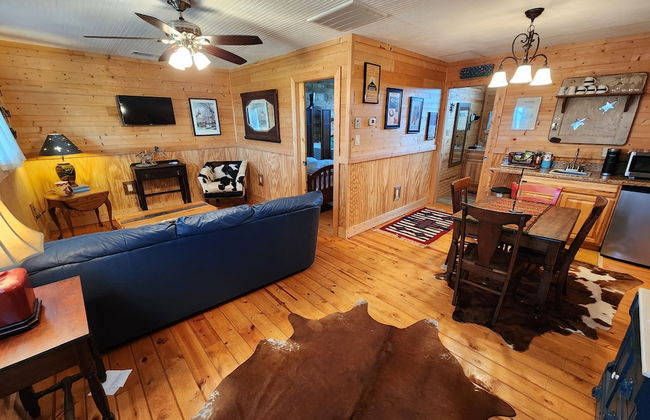 Stagecoach Cabins - Foto 14